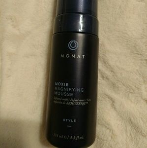 Make Offers 😀 Monat Moxie Mousse